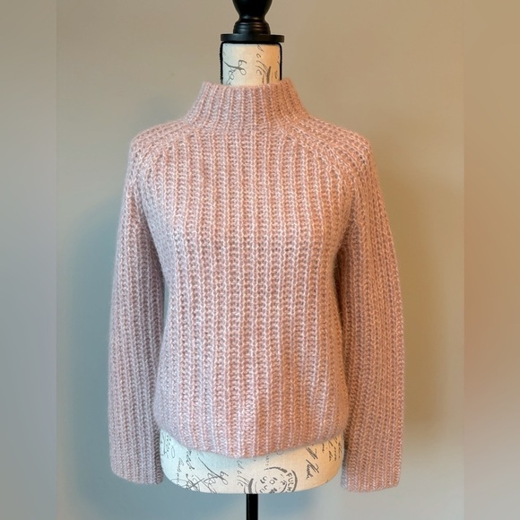 Vince light pink wool alpaca mohair blend sweater EUC - Picture 1 of 5